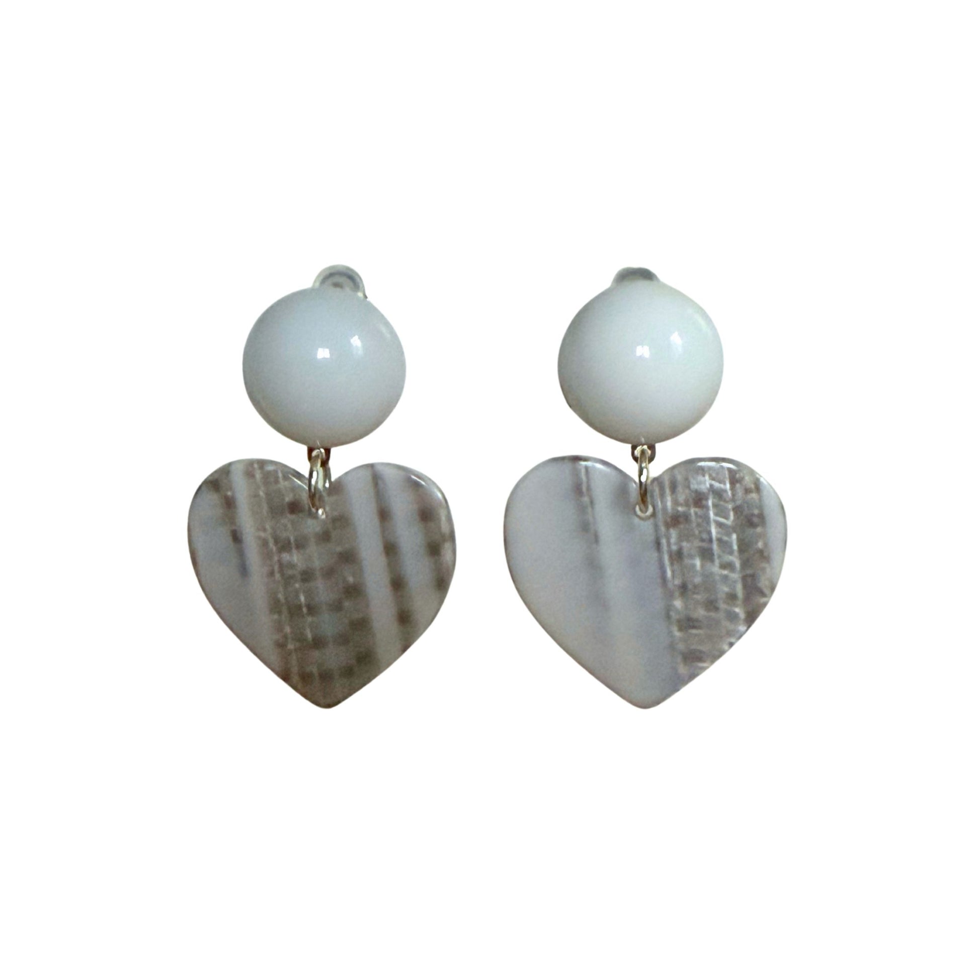 BOUCLES D'OREILLE SFRANCINE BRAMLI: PETIT COEUR GRIS AVEC MOTIF