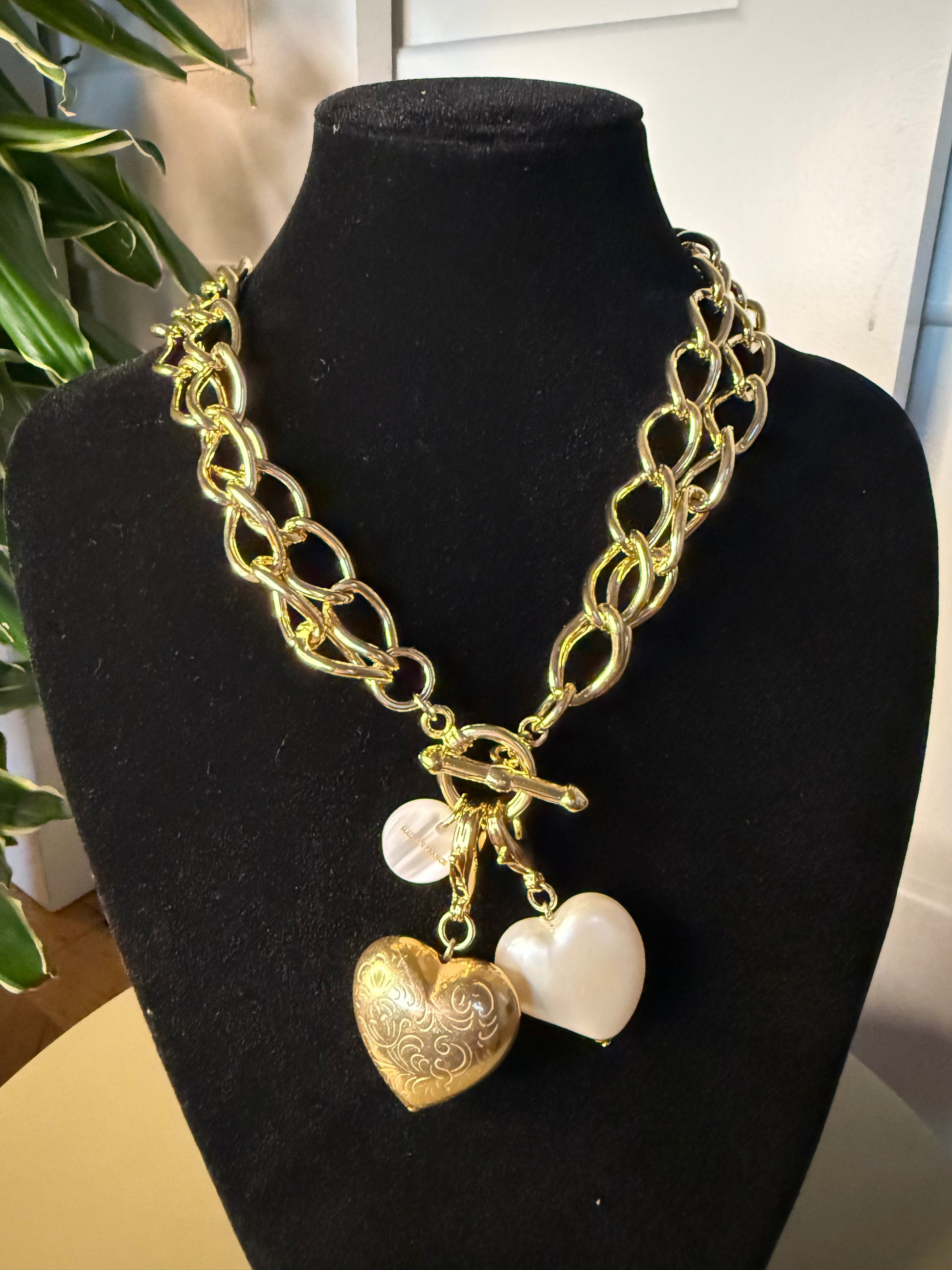 CHARM FRANCINE BRAMLI: COEUR DORÉ AVEC GRAVURES