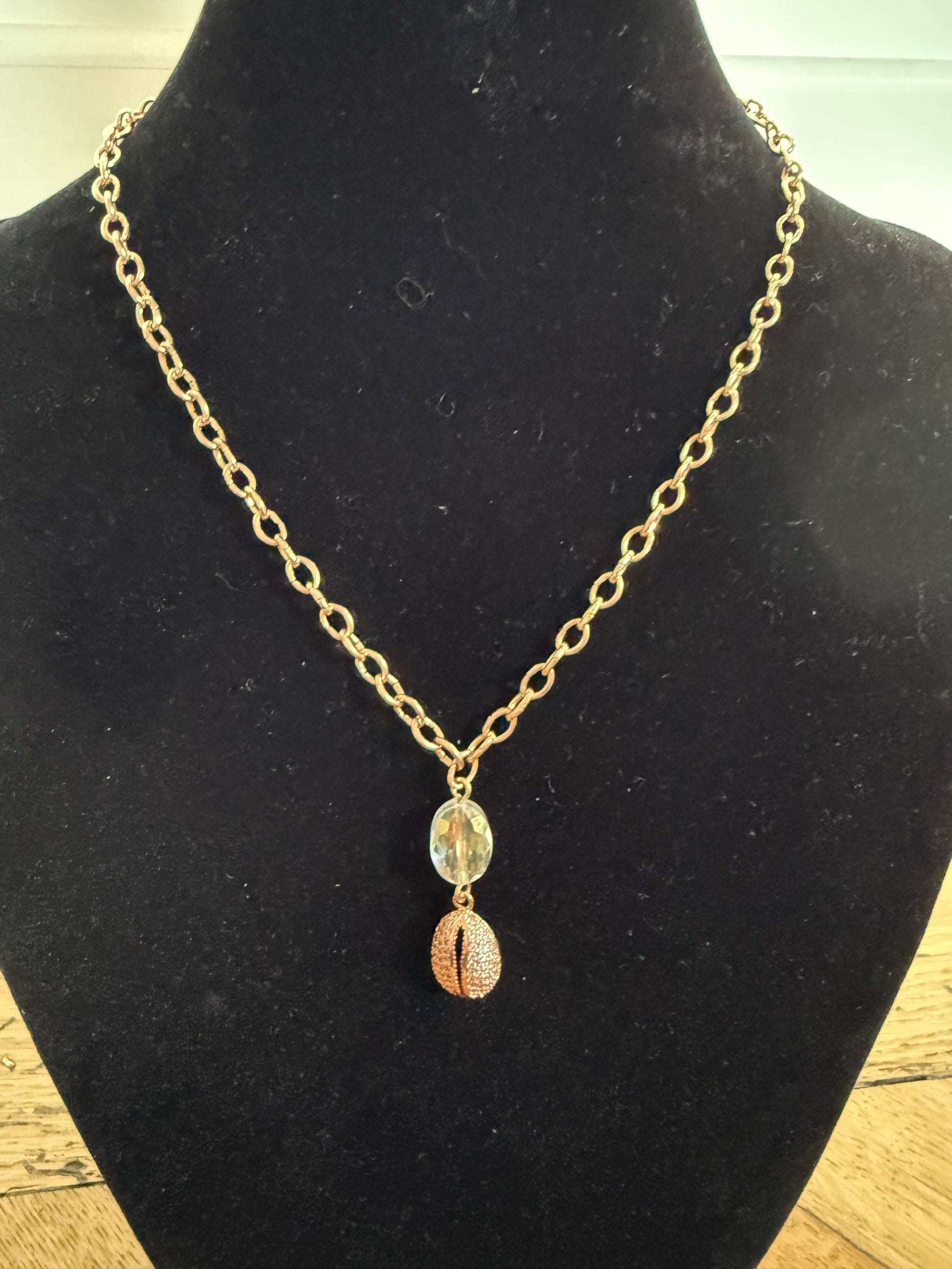 COLLIER FRANCINE BRAMLI: FINE CHAÎNE AVEC CRISTAS ET ÉLÉMENT PAVÉ DE CRISTAUX
