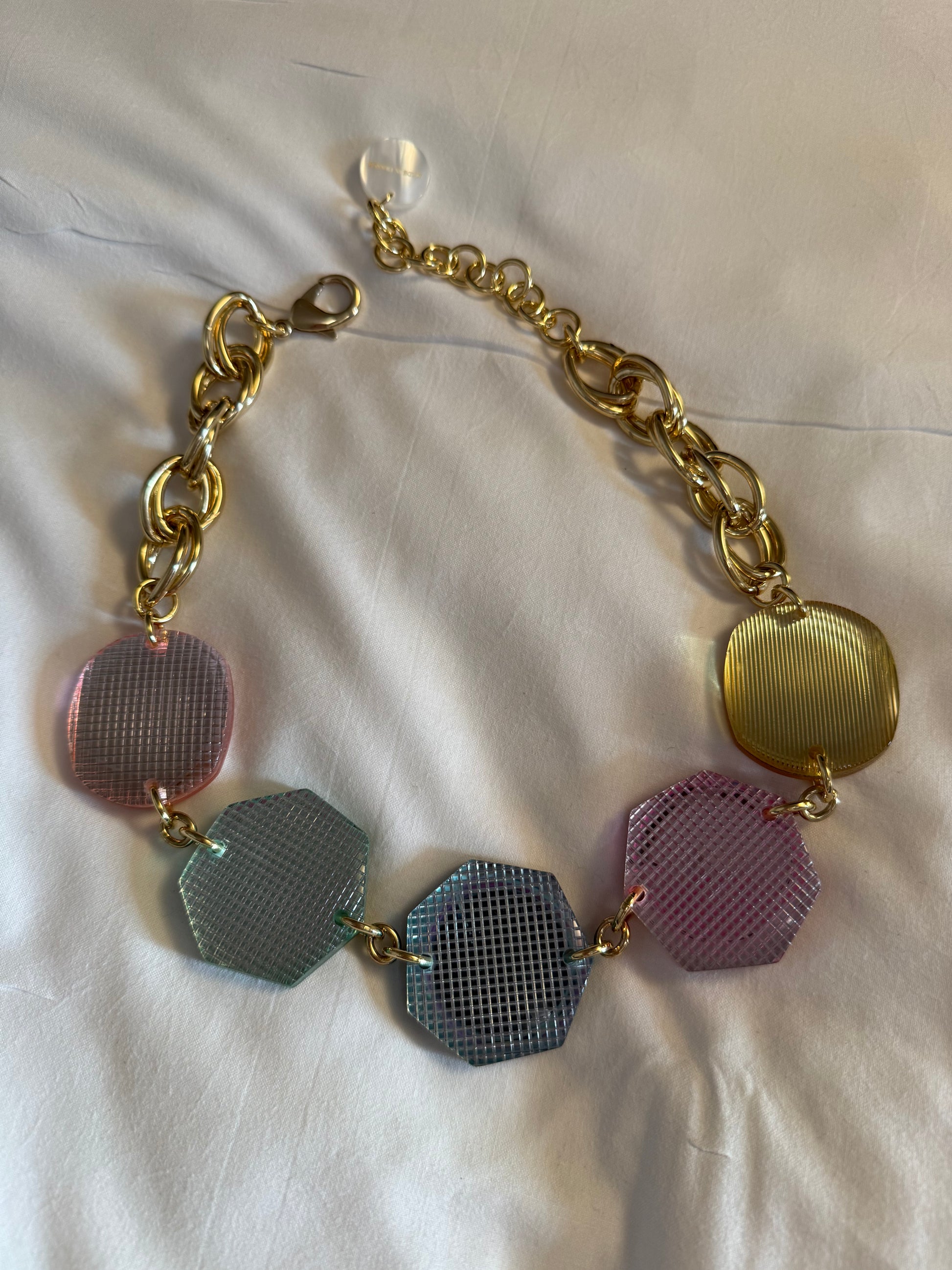 Collier FRANCINE BRAMLI: chaîne doré et ICEBERG de couleurs pastels