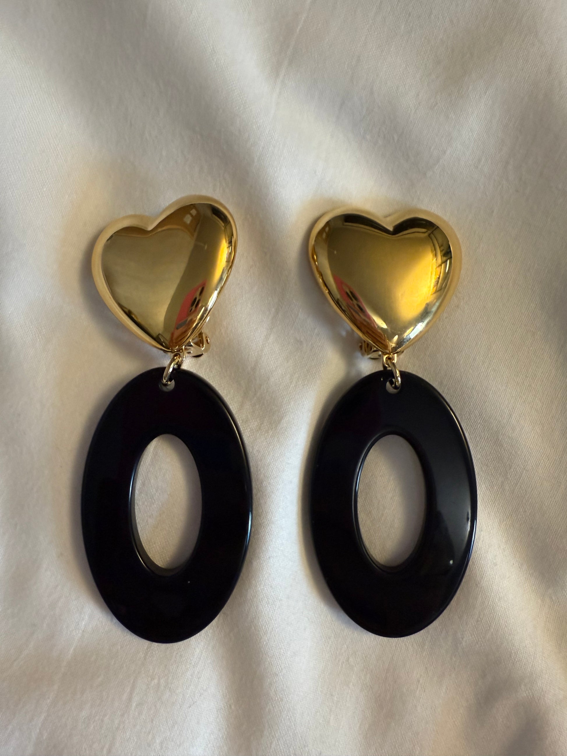 Boucles d’oreilles FRANCINE BRAMLI: édition limitée cœur doré et ovale noir