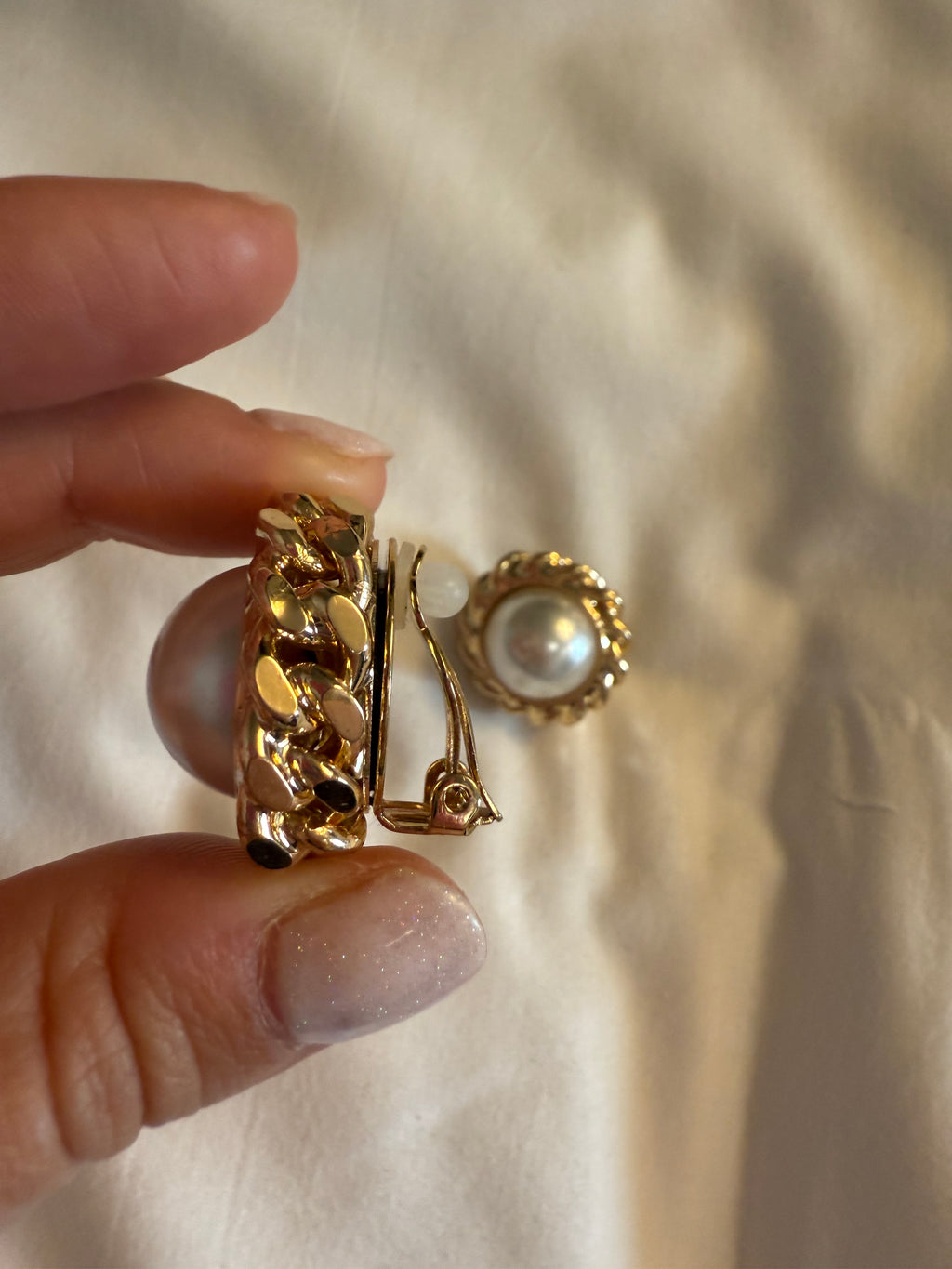 Boucles d’oreilles FRANCINE BRAMLI : édition limitée perles et chaînes dorées