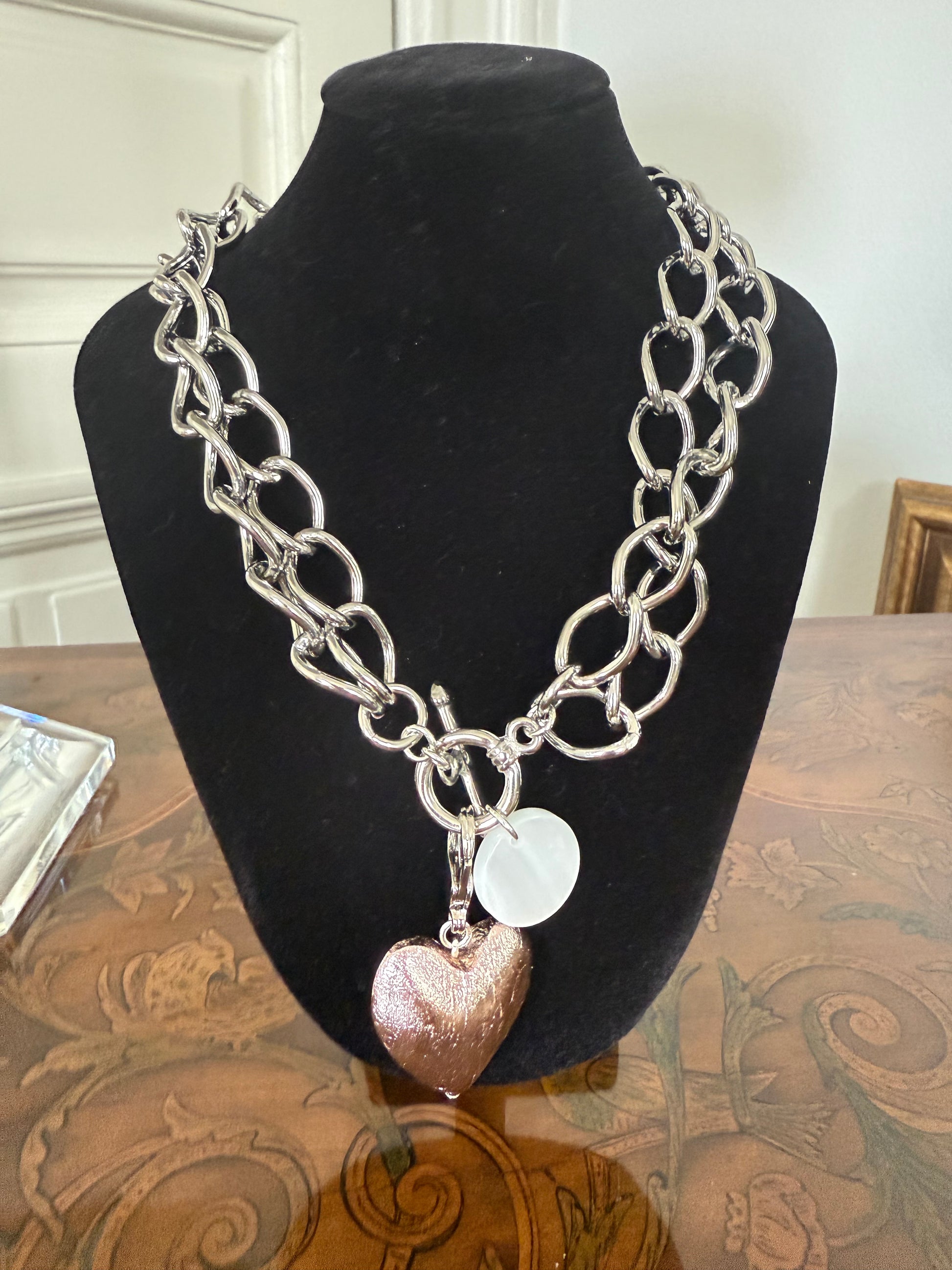 Chaîne argenté avec charm’s feuille d’or rose gold