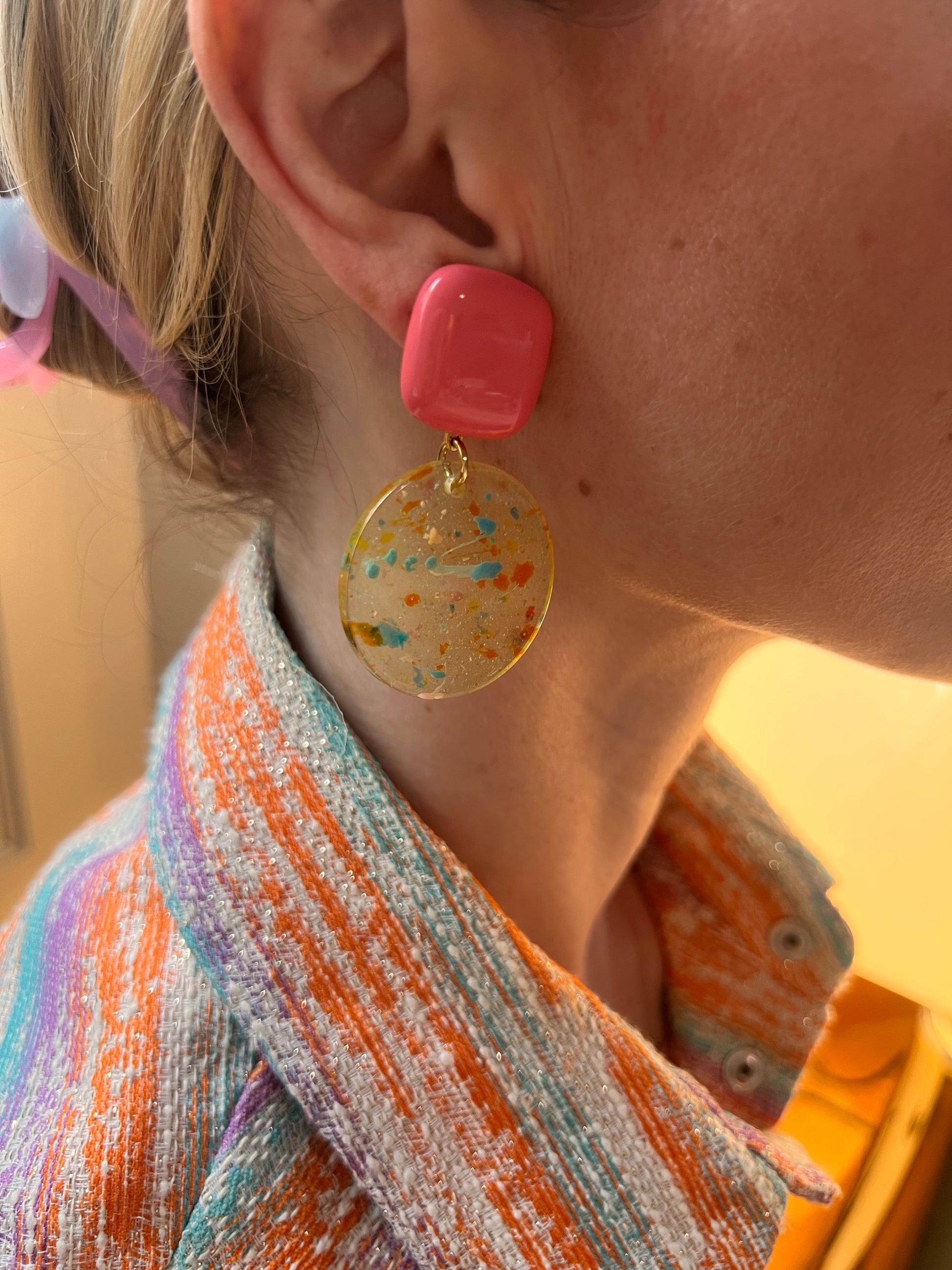 Boucles d'oreilles Francine Bramli: LIA CORAIL S ET MULTICOLOR