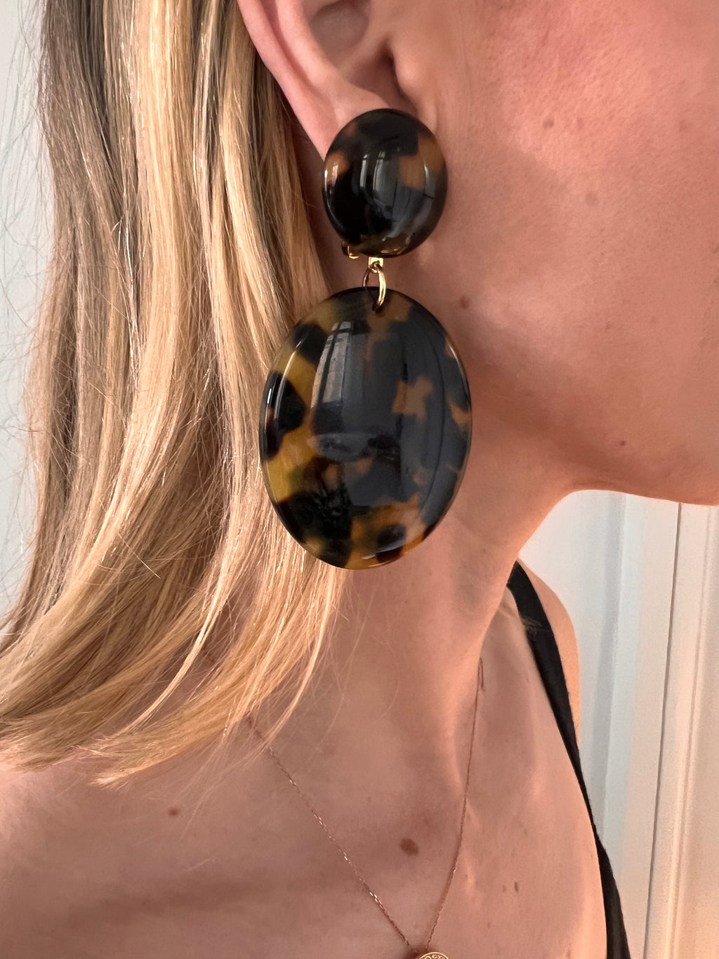Boucles d'oreilles Francine Bramli: TURTOISE L ECAILLE FONCÉ