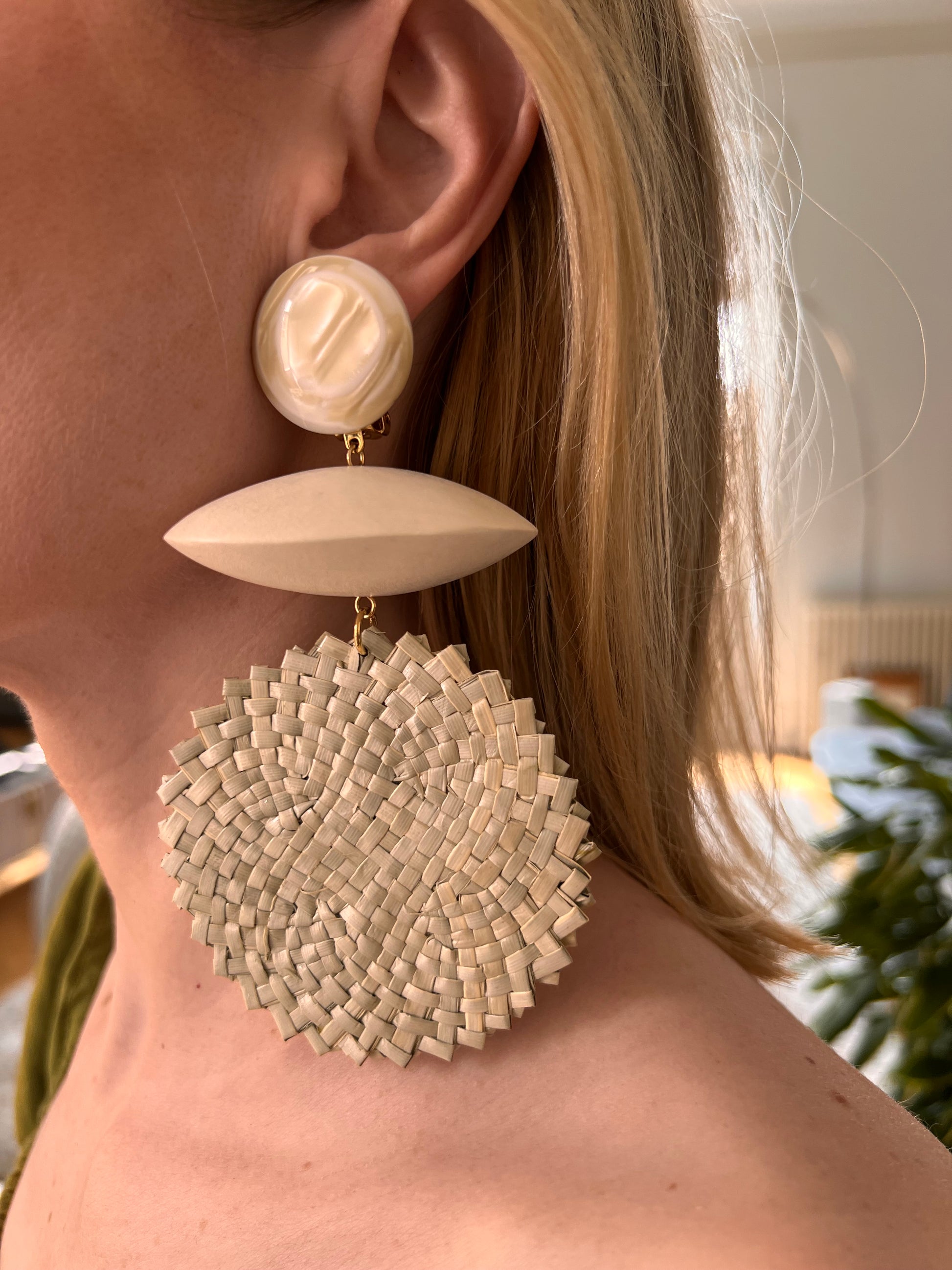 Boucles d'oreilles Francine Bramli: Natural Grand Modèle