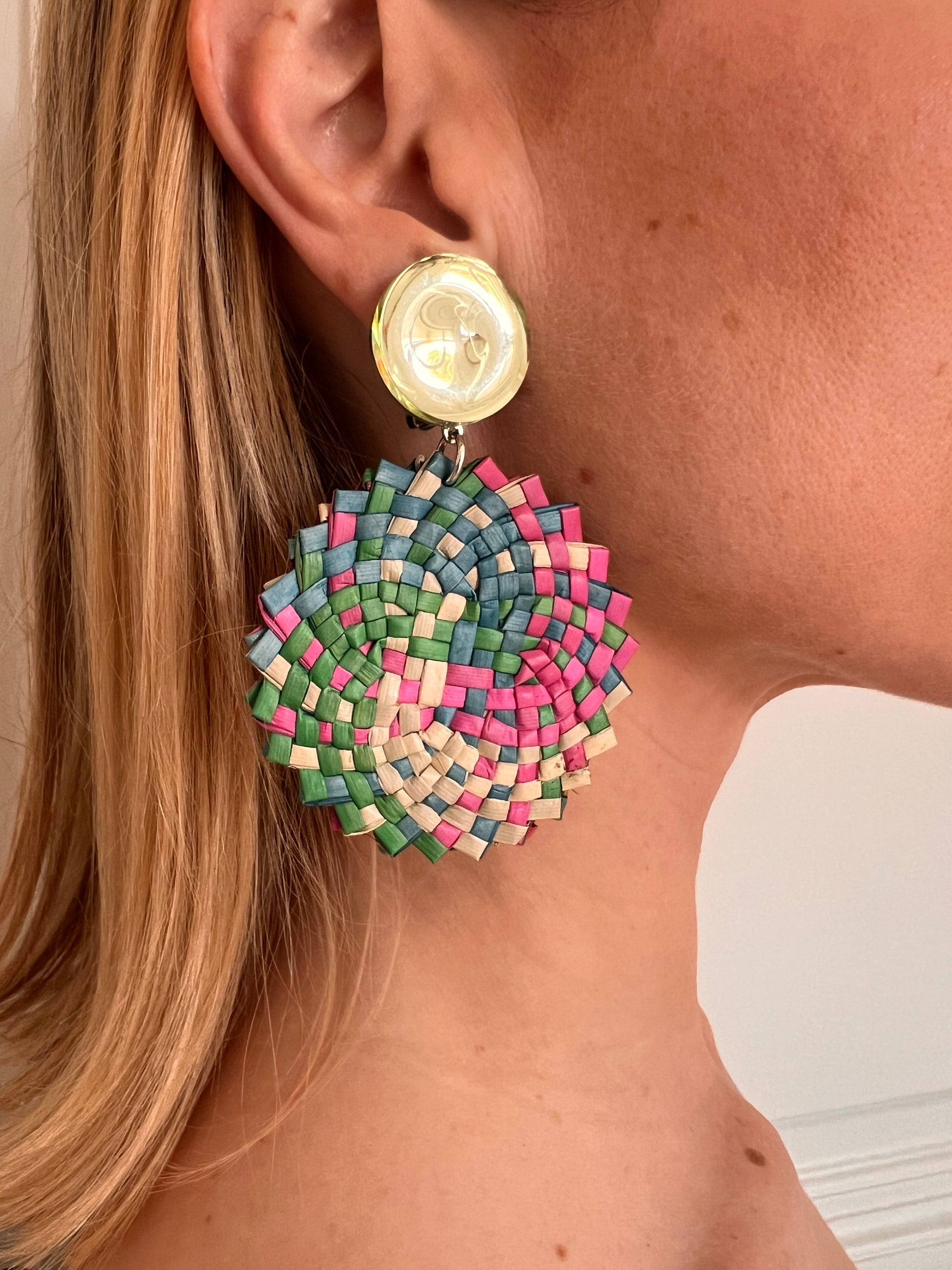 Boucles d'oreilles Francine Bramli: PLAGE M RAPHIA CABOCHON ANIS